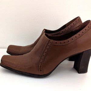 Franco Sarto 3-inch square toe pumps, bootie detail